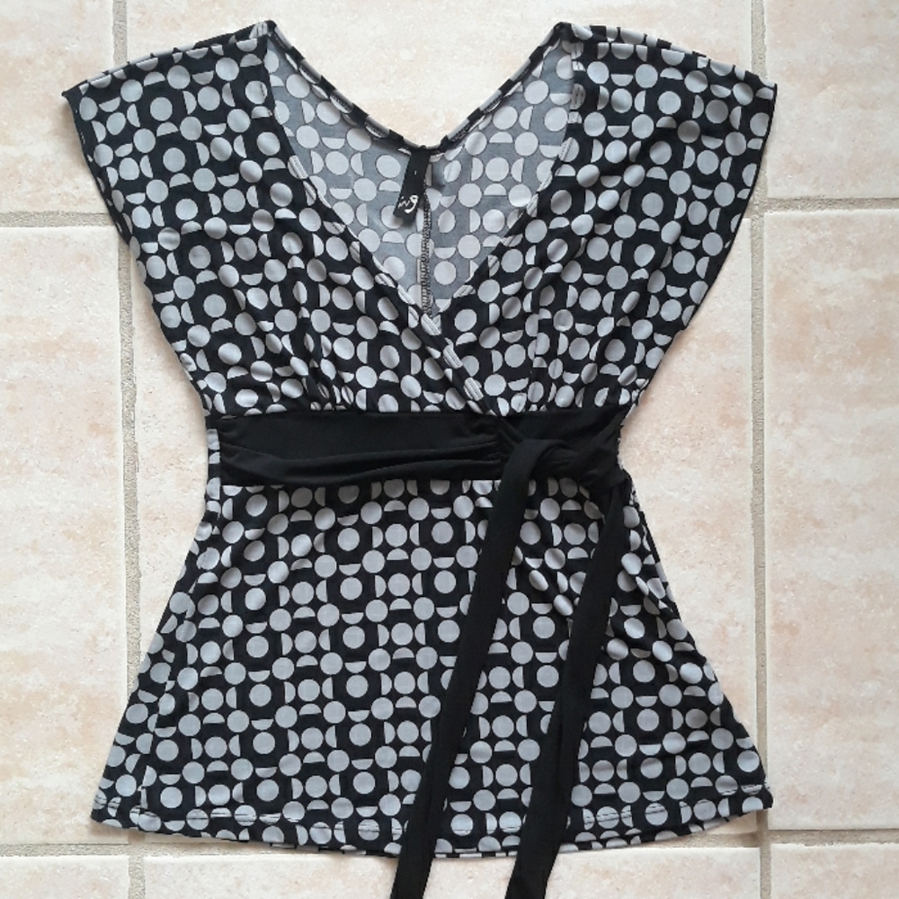 *Host Pick*ING side tie top